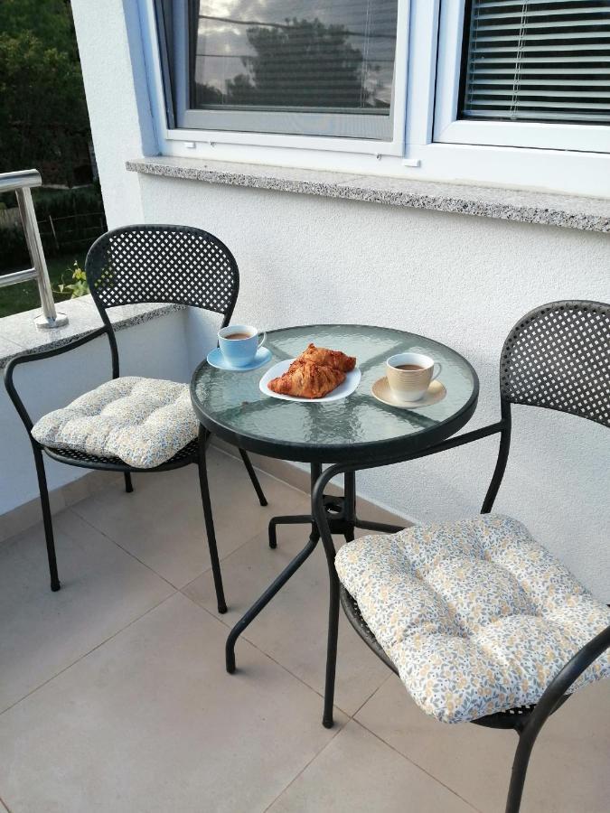 Apartment Premantura Buitenkant foto
